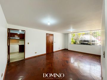 VENTA DEPARTAMENTO EN PRIMER PISO - 2 DORMITORIOS - SURCO