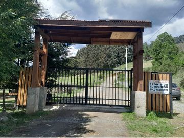 Hermosa Parcela con 2 casas