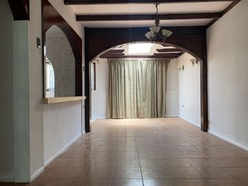 Venta de casa familiar, espacios amplios y cercanía a la playa