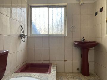 Venta de casa familiar, espacios amplios y cercanía a la playa