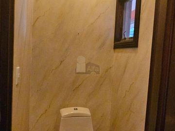 Casa en venta al norte de Saltillo, Residencial Jardines de Versalles