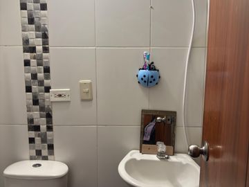 Se vende Casa de 3 niveles en conjunto privado,Porvenir