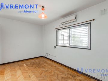 Hipolito Yrigoyen al 3300 almagro 2 ambientes ideal primera vivienda o inversión a una cuadra del subte A