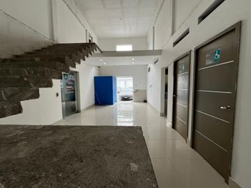 EDIFICIO EN VENTA EN AVENIDA CHURUBUSCO EN MONTERREY