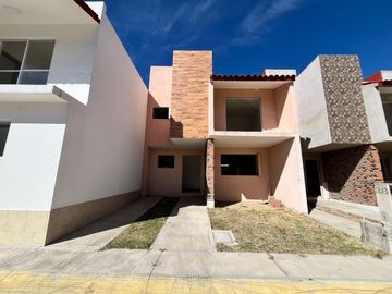 Casa en venta en Bosques de San Juan, San Juan del Río, Querétaro.