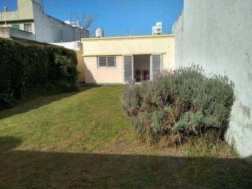 Casa en venta - 3 Dormitorios 3 Baños - 300Mts2 - La Plata