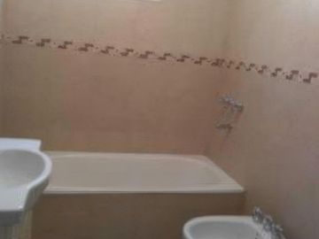 Casa en venta - 3 Dormitorios 3 Baños - 300Mts2 - La Plata