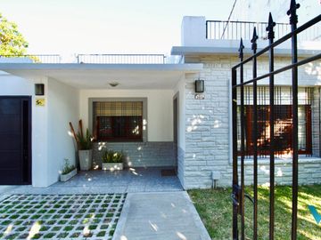 Casa en venta Castelar Norte  APTO CRÉDITO planta baja