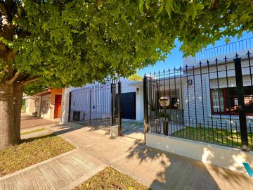 Casa en venta Castelar Norte  APTO CRÉDITO planta baja