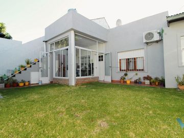 Casa en venta Castelar Norte  APTO CRÉDITO planta baja