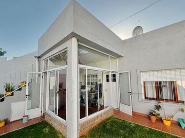 Casa en venta Castelar Norte  APTO CRÉDITO planta baja