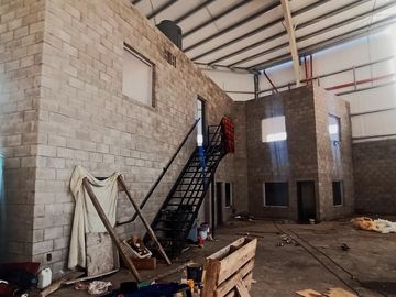 Galpón - Depósito 2600 m2. en Parque Patricios - ALQUILER