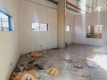 Galpón - Depósito 2600 m2. en Parque Patricios - ALQUILER