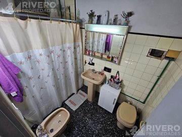 CASA  EN VENTA EN MORON SUR