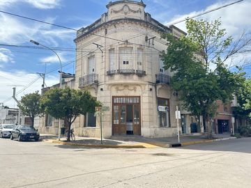 ¿Te Imaginas Viviendo en un departamento antiguo en el centro de Lobos?