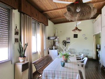 ¿Te Imaginas Viviendo en un departamento antiguo en el centro de Lobos?