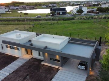 VENTA CASA SAN SEBASTIAN AREA 12 - 4 AMBIENTES