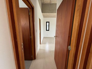 VENTA CASA SAN SEBASTIAN AREA 12 - 4 AMBIENTES