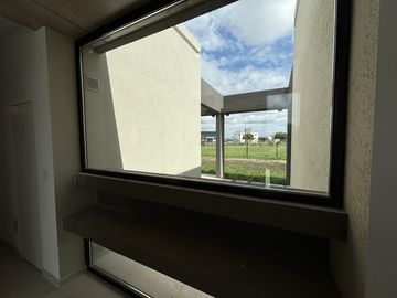 VENTA CASA SAN SEBASTIAN AREA 12 - 4 AMBIENTES