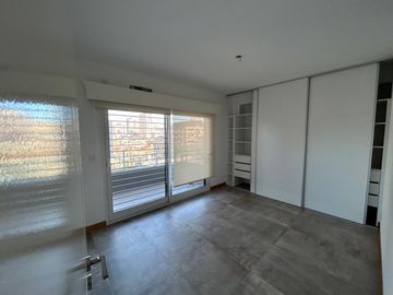 Se toma propiedad en p/pago, departamento 3 dormitorios c/ 2 cocheras, como a estrenar