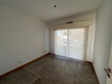 Se toma propiedad en p/pago, departamento 3 dormitorios c/ 2 cocheras, como a estrenar