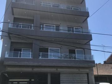Se toma propiedad en p/pago, departamento 3 dormitorios c/ 2 cocheras, como a estrenar