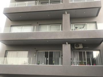 Se toma propiedad en p/pago, departamento 3 dormitorios c/ 2 cocheras, como a estrenar
