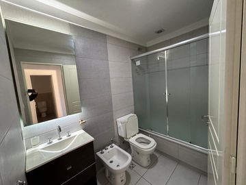 Se toma propiedad en p/pago, departamento 3 dormitorios c/ 2 cocheras, como a estrenar