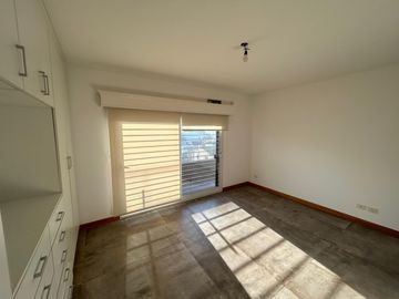 Se toma propiedad en p/pago, departamento 3 dormitorios c/ 2 cocheras, como a estrenar