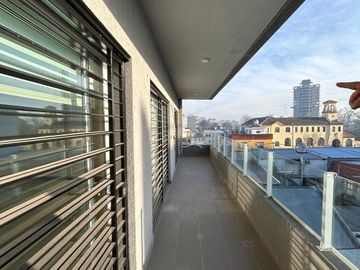 Se toma propiedad en p/pago, departamento 3 dormitorios c/ 2 cocheras, como a estrenar