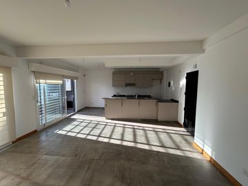 Se toma propiedad en p/pago, departamento 3 dormitorios c/ 2 cocheras, como a estrenar