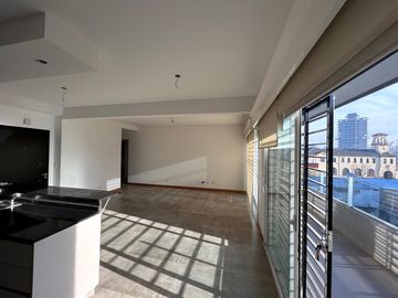 Se toma propiedad en p/pago, departamento 3 dormitorios c/ 2 cocheras, como a estrenar