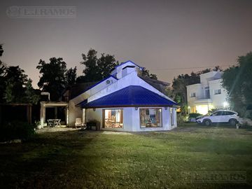 Casa APTO CREDITO con pileta en Barrio Parque Belen - Escobar - PG