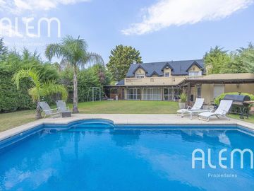 Casa de 5 dormitorios en venta en Echeverría del Lago