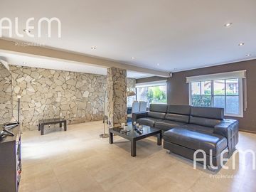 Casa de 5 dormitorios en venta en Echeverría del Lago