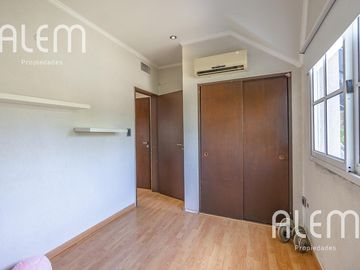 Casa de 5 dormitorios en venta en Echeverría del Lago