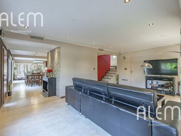 Casa de 5 dormitorios en venta en Echeverría del Lago