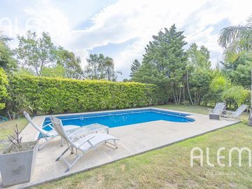 Casa de 5 dormitorios en venta en Echeverría del Lago