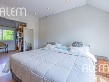 Casa de 5 dormitorios en venta en Echeverría del Lago