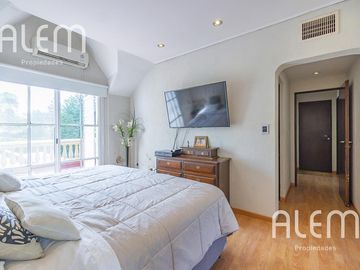 Casa de 5 dormitorios en venta en Echeverría del Lago