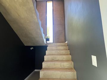 Casa a estrenar en  barrio Altos del Casco lote central