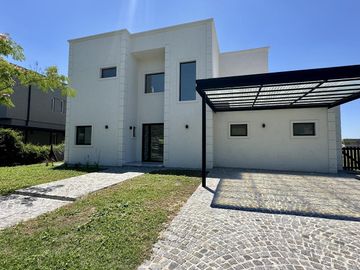 VENTA, CASA, SAN MATIAS, AREA 1, LOTE AL 100, 5 AMBIENTES
