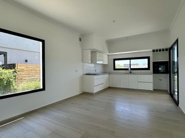 VENTA, CASA, SAN MATIAS, AREA 1, LOTE AL 100, 5 AMBIENTES