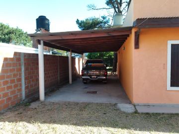 Casa en venta - 2 Dormitorios 1 Baño - Local - Cocheras - 500Mts2 - Nueva Atlantis