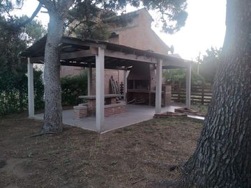 Casa en venta - 2 Dormitorios 1 Baño - Local - Cocheras - 500Mts2 - Nueva Atlantis