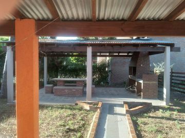 Casa en venta - 2 Dormitorios 1 Baño - Local - Cocheras - 500Mts2 - Nueva Atlantis