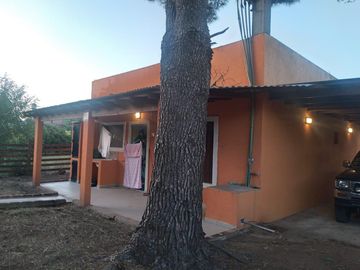 Casa en venta - 2 Dormitorios 1 Baño - Local - Cocheras - 500Mts2 - Nueva Atlantis