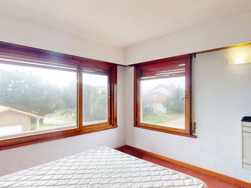 Venta - Casa de 8 ambientes en Pinamar - 100m del mar