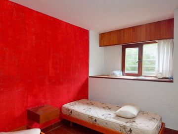 Venta - Casa de 8 ambientes en Pinamar - 100m del mar