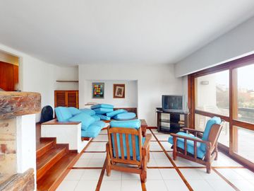 Venta - Casa de 8 ambientes en Pinamar - 100m del mar